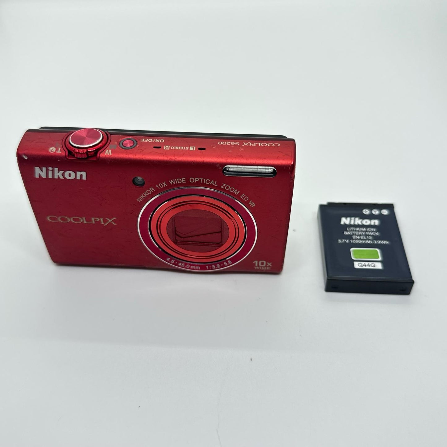 【全額返金保証】【最速発送】Nikon コンパクトデジタルカメラ COOLPIX S6200 レッド 動作確認済