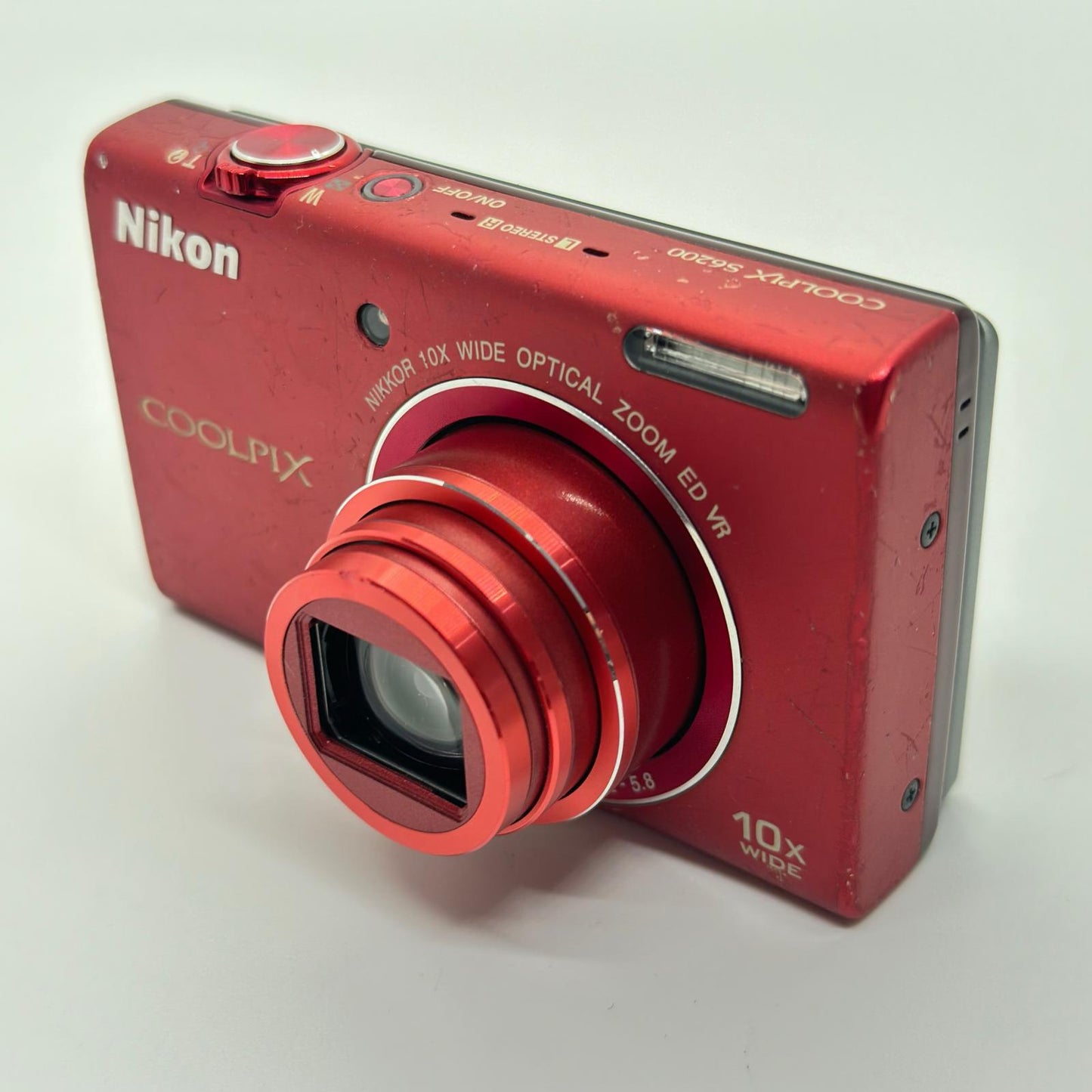 【全額返金保証】【最速発送】Nikon コンパクトデジタルカメラ COOLPIX S6200 レッド 動作確認済