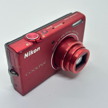 【全額返金保証】【最速発送】Nikon コンパクトデジタルカメラ COOLPIX S6200 レッド 動作確認済