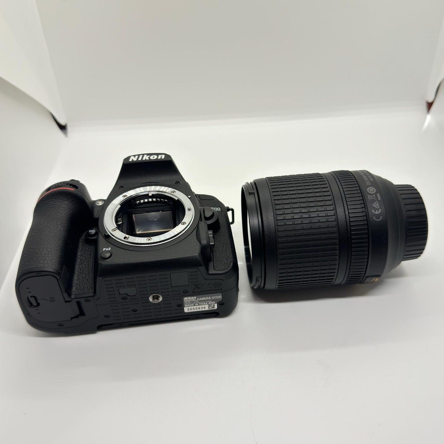 【全額返金保証】【最速発送】Nikon デジタル一眼 D7500 18-140 VR レンズキット 美品 動作確認済