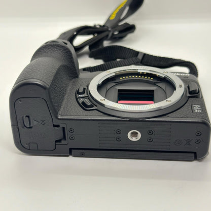 【全額返金保証】【最速発送】Nikon デジタル一眼 Z30 ボディ 美品 動作確認済