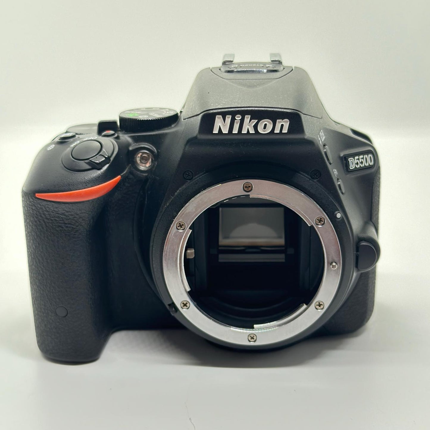 【全額返金保証】【最速発送】Nikon デジタル一眼 D5500 ボディ 美品 動作確認済