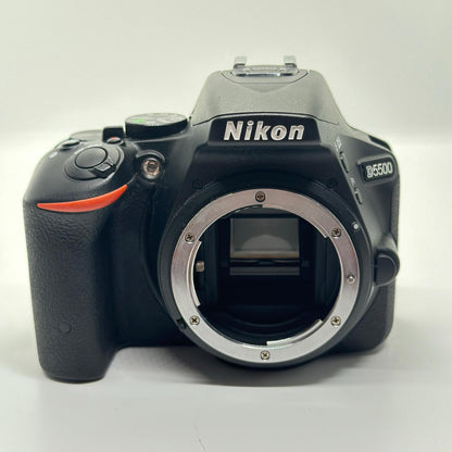 【全額返金保証】【最速発送】Nikon デジタル一眼 D5500 ボディ 美品 動作確認済