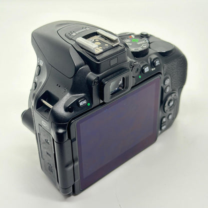 【全額返金保証】【最速発送】Nikon デジタル一眼 D5500 ボディ 美品 動作確認済