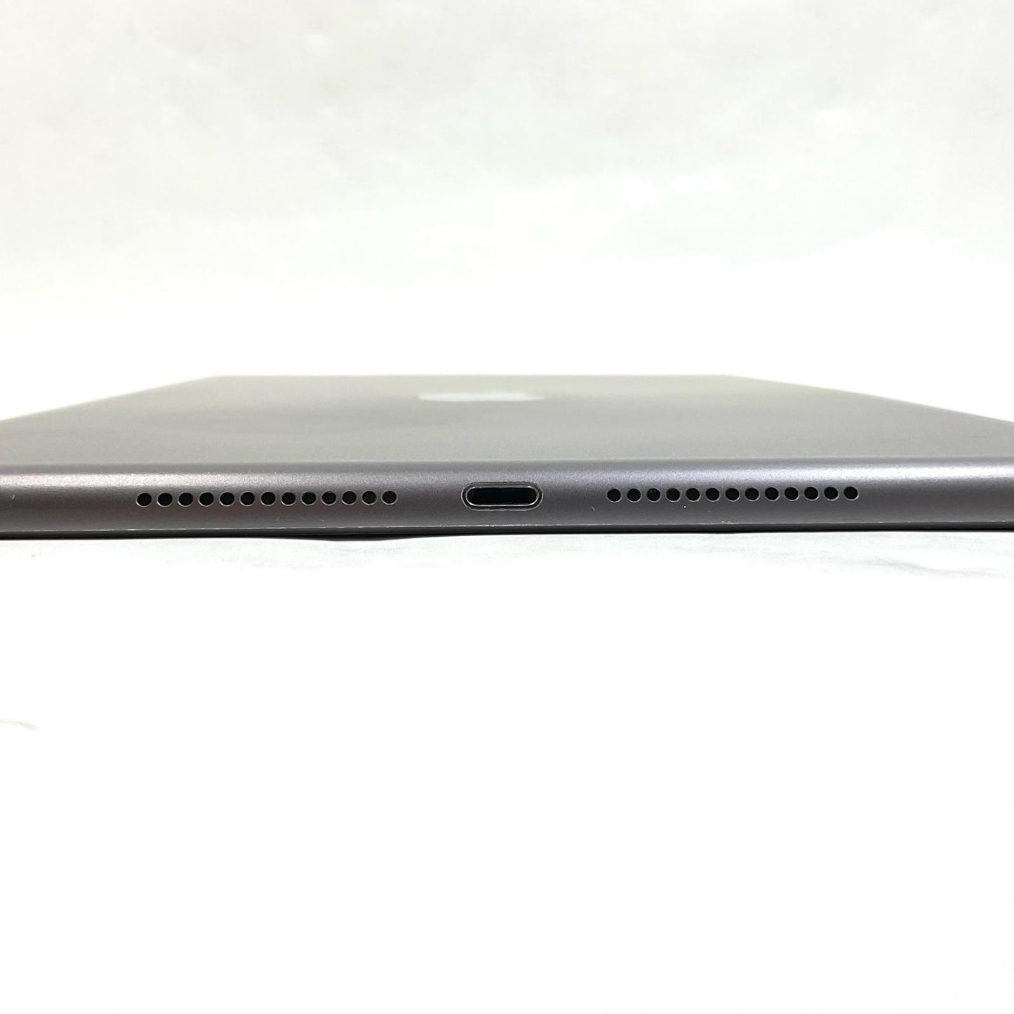 【全額返金保証】【最速発送】Apple iPad iPad 10.2インチ 第7世代 32GB スペースグレイ WiFi+Cellular au 白ロム 動作確認済