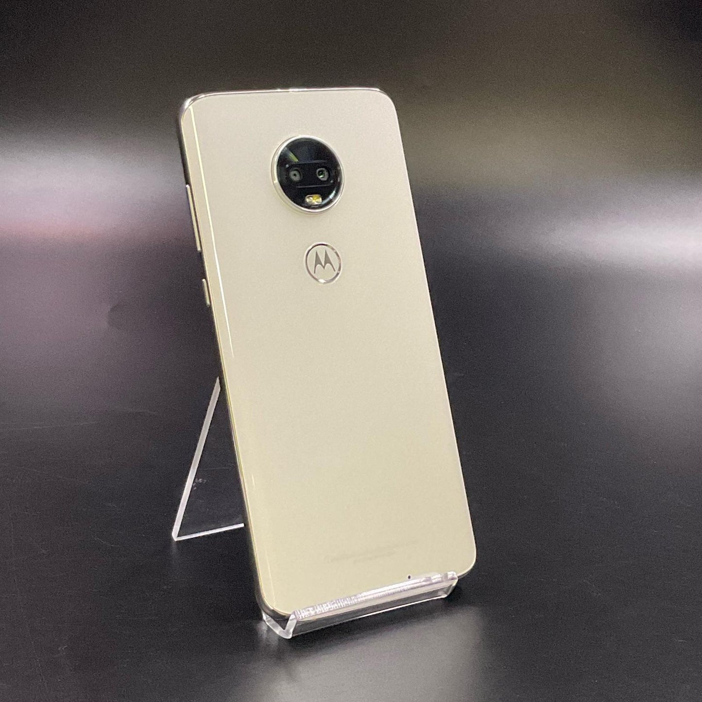 【全額返金保証】【最速発送】Motorola moto g 7 64GB ホワイト XT1962-4 白ロム 美品 動作確認済