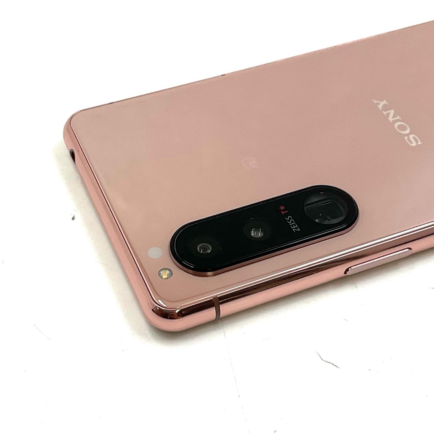 【全額返金保証】【最速発送】Sony SO-53B docomo SO-53B 白ロム 動作確認済