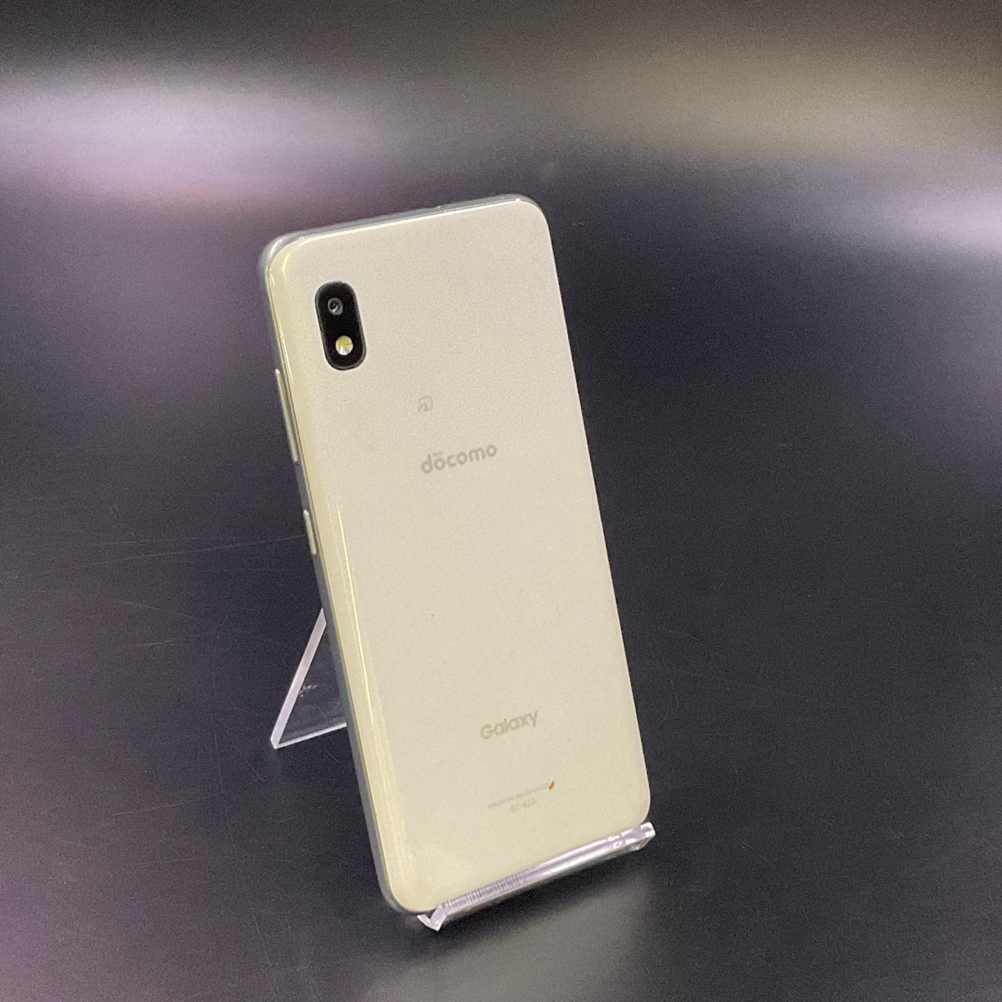 【最速発送】SAMSUNG Galaxy A21 64GB ホワイト docomo SC-42A 白ロム【難有】