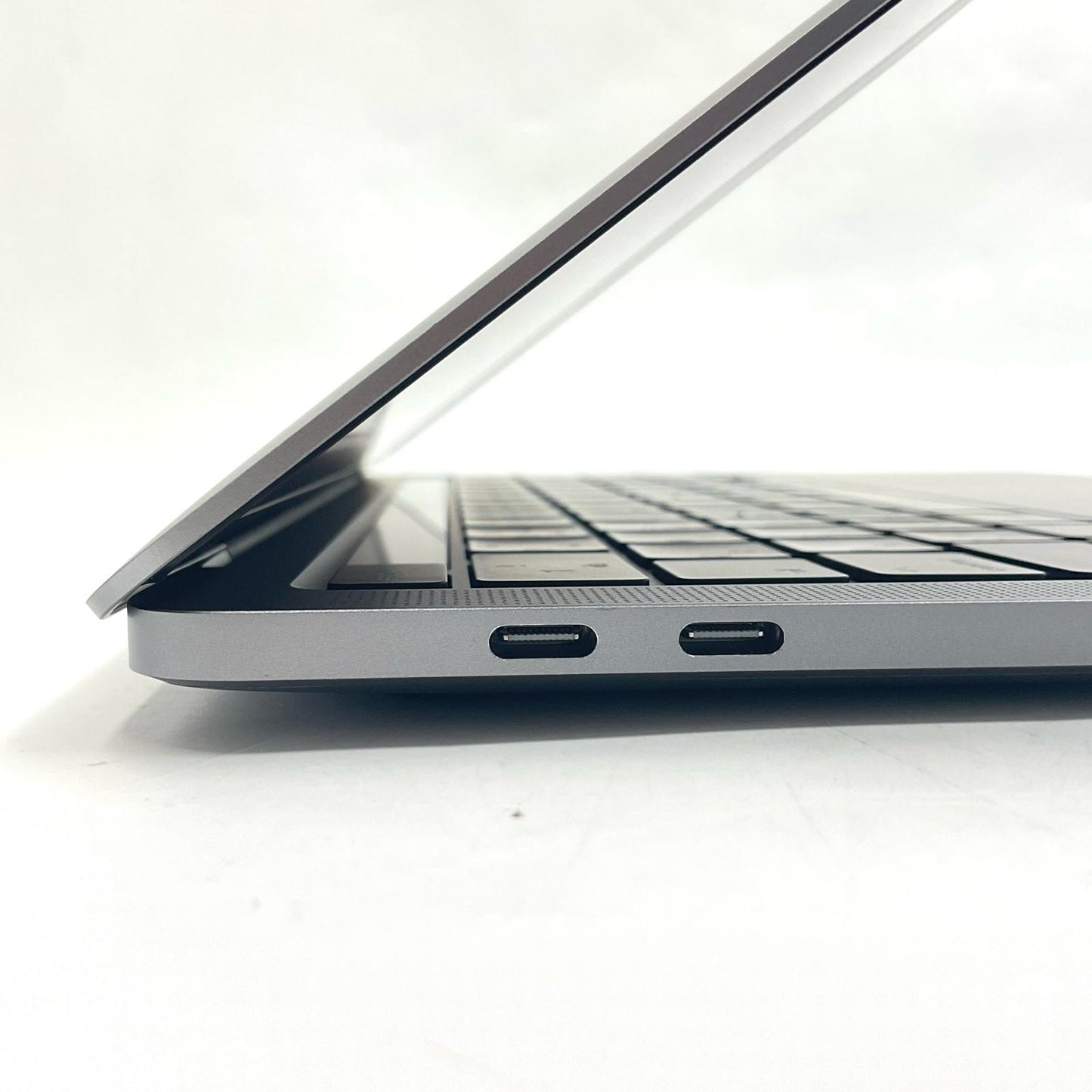 【全額返金保証】【最速発送】Apple MacBook Pro 13.3インチ 2020 Apple M1 8GB 256GB スペースグレイ 88% 美品 動作確認済
