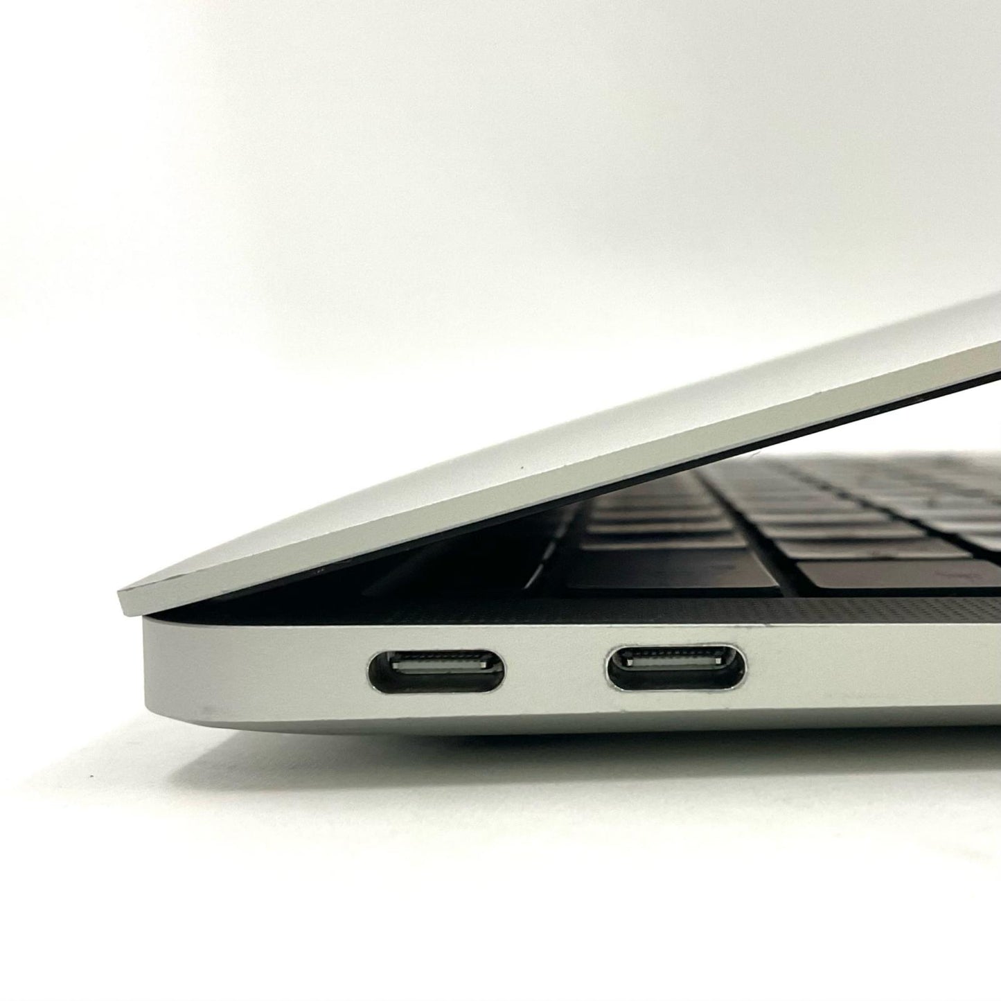 【全額返金保証】【最速発送】Apple MacBook Air 13.3インチ 2020 1.1 GHz クアッドコアIntel Core i5 8GB 512GB シルバー 動作確認済
