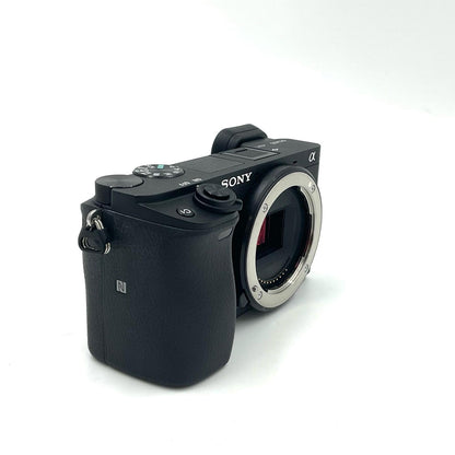 【全額返金保証】【最速発送】Sony デジタル一眼 α6400 ILCE-6400 ボディ [ブラック] 超美品 動作確認済