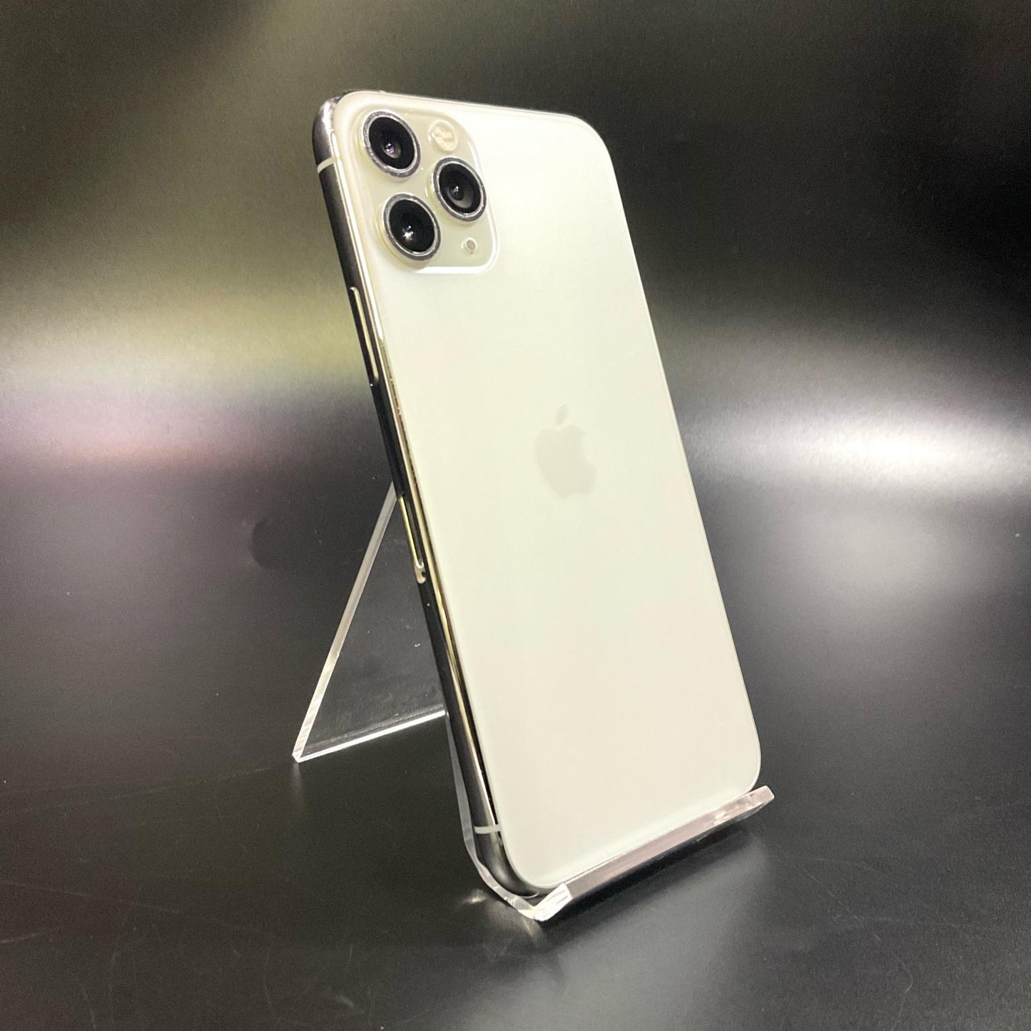 【最速発送】Apple iPhone iPhone 11 Pro 64GB シルバー au 白ロム【難有】 83%