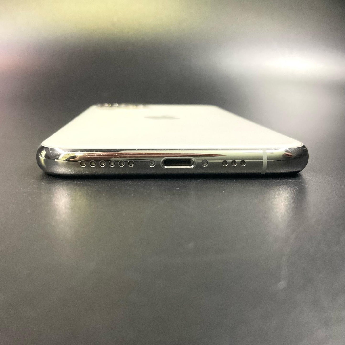【最速発送】Apple iPhone iPhone 11 Pro 64GB シルバー au 白ロム【難有】 83%