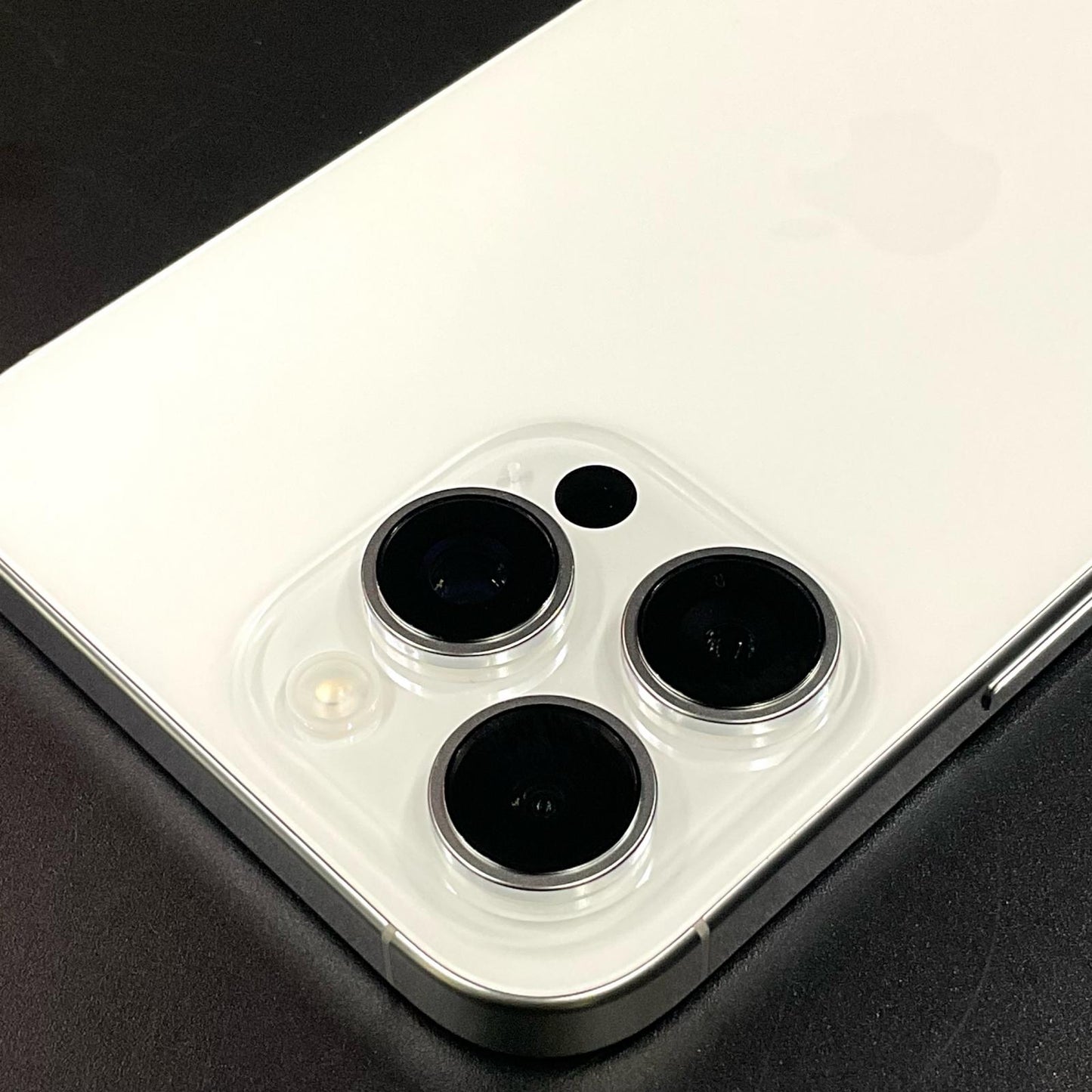 【全額返金保証】【最速発送】Apple iPhone iPhone 16 Pro Max 256GB ホワイト Softbank 白ロム 美品 動作確認済 100%