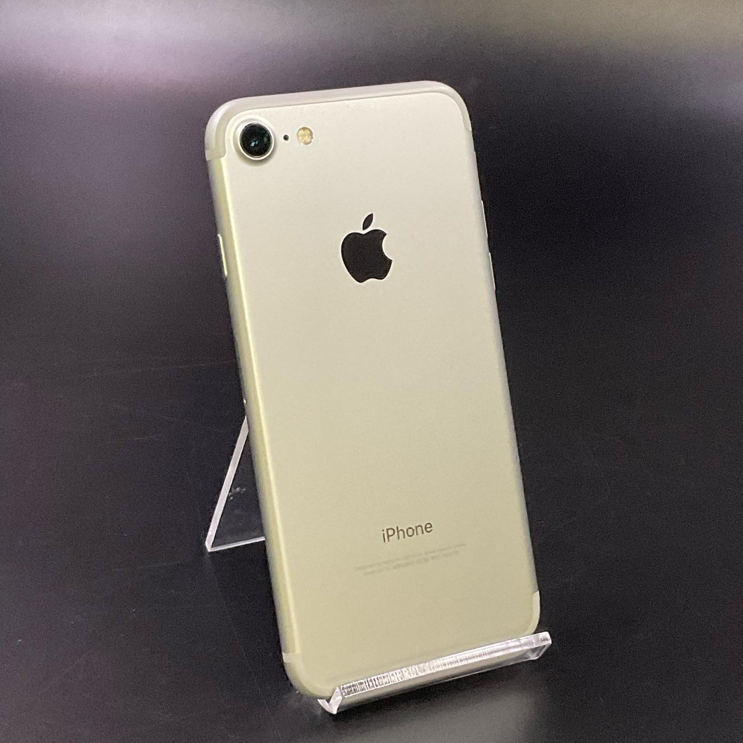 【全額返金保証】【最速発送】Apple iPhone iPhone 7 32GB シルバー docomo 白ロム 美品 動作確認済 94%