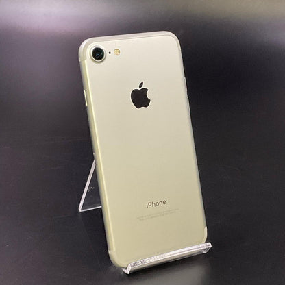 【全額返金保証】【最速発送】Apple iPhone iPhone 7 32GB シルバー docomo 白ロム 美品 動作確認済 94%