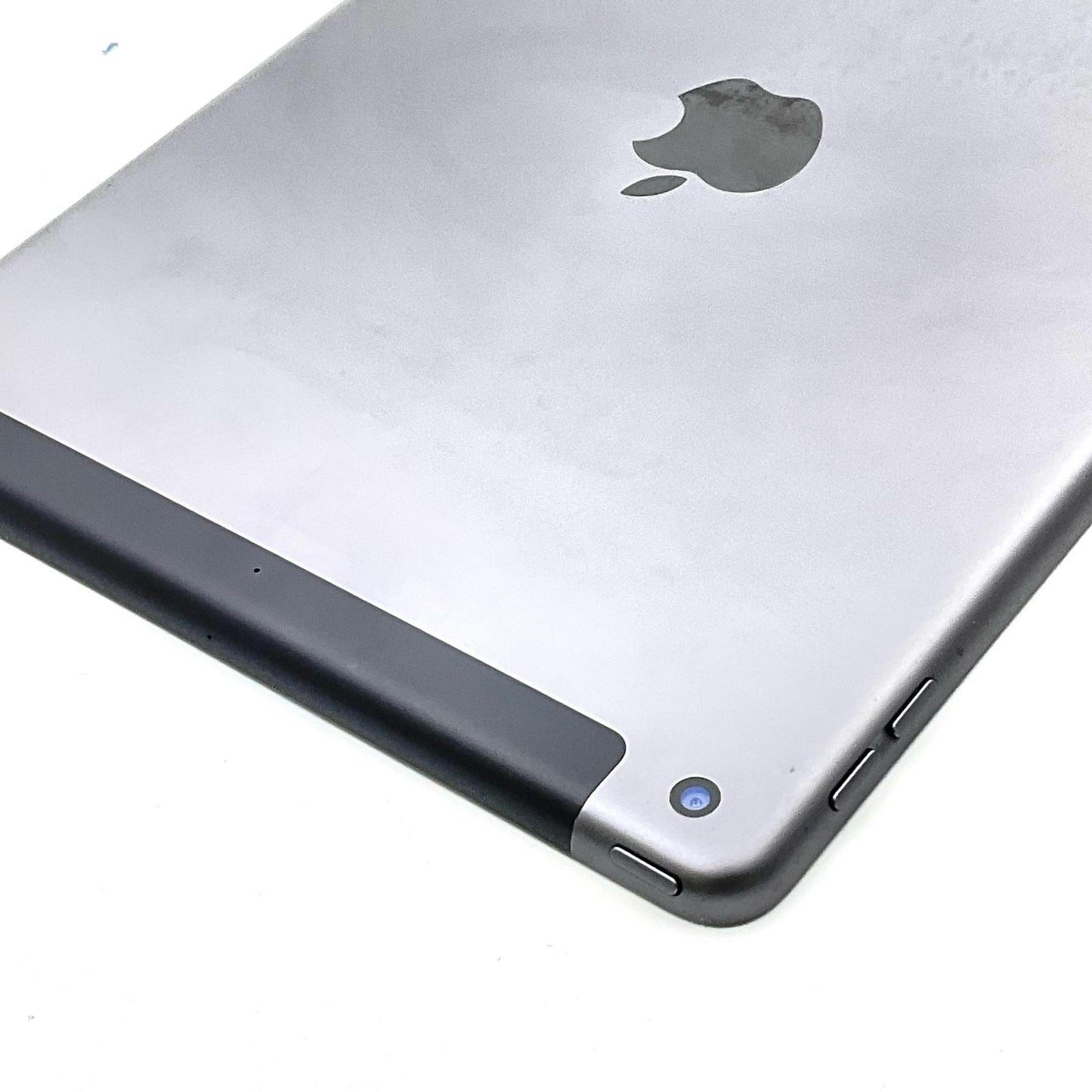 【最速発送】Apple iPad iPad 第9世代 Wi-Fi+Cellular 64GB スペースグレイ docomo SIMフリー 白ロム【難有】