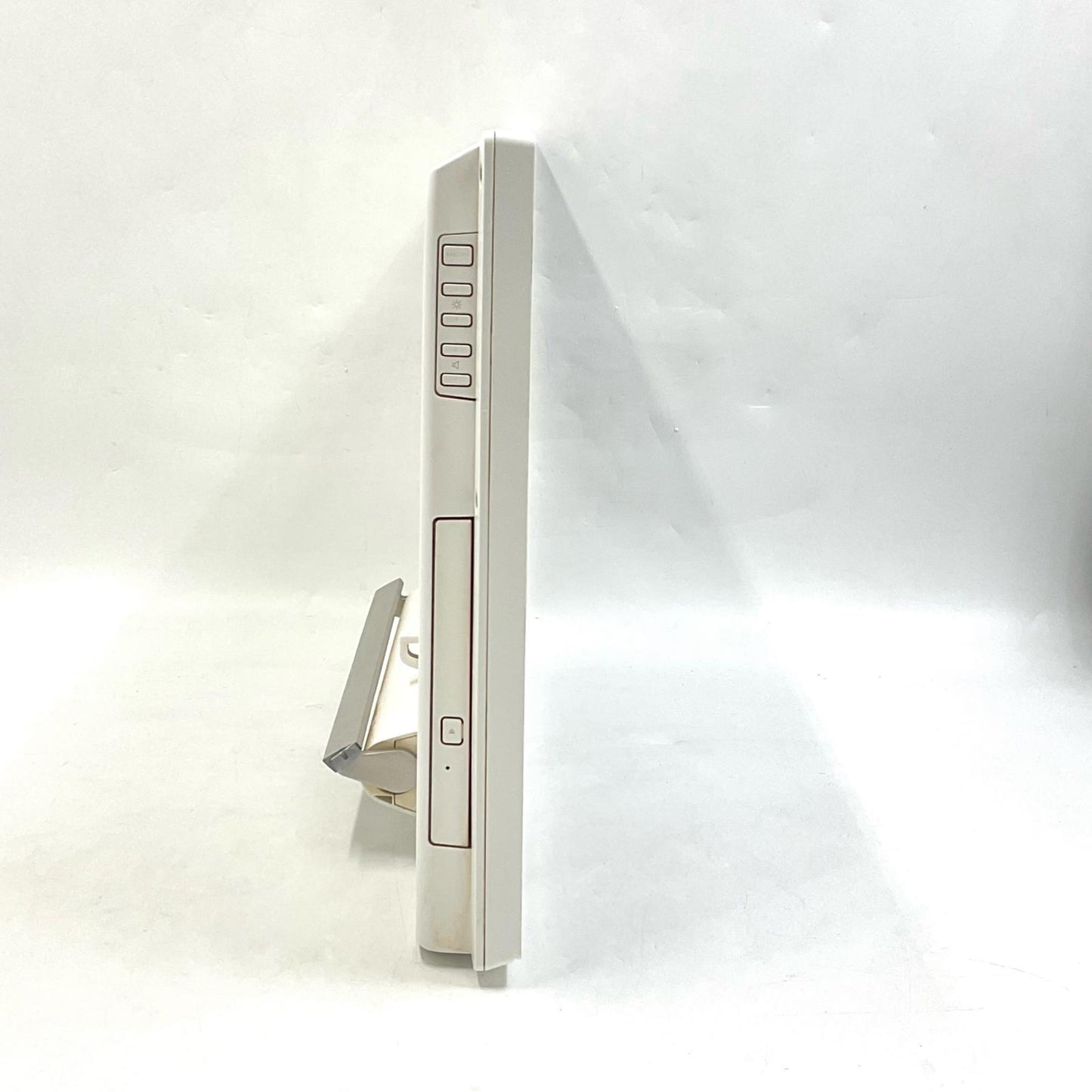 【最速発送】FUJITSU FMV ESPRIMO FH70/E3 FMVF70E3W i7-1165G7 2.8GHz 8GB SSD 512GB【難有】