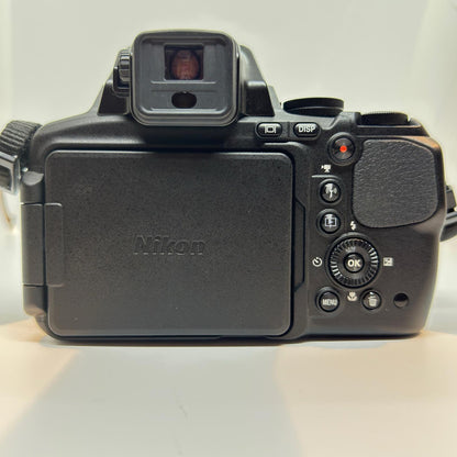 【全額返金保証】【最速発送】 コンパクトデジタルカメラ COOLPIX P900 動作確認済