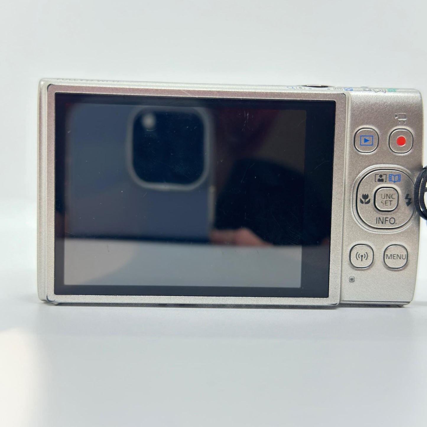 【全額返金保証】【最速発送】 コンパクトデジタルカメラ IXY 650 シルバー 動作確認済
