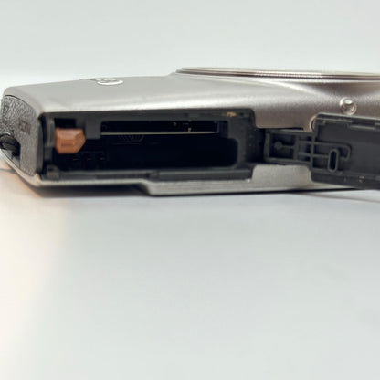 【全額返金保証】【最速発送】 コンパクトデジタルカメラ IXY 650 シルバー 動作確認済