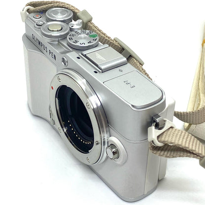 【全額返金保証】【最速発送】 デジタル一眼 OLYMPUS PEN E-P7 ボディ [ホワイト] 美品 動作確認済