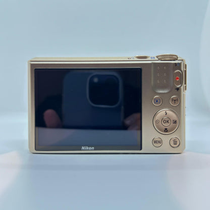 【全額返金保証】【最速発送】 コンパクトデジタルカメラ COOLPIX S7000 ゴールド 美品 動作確認済