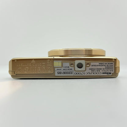 【全額返金保証】【最速発送】 コンパクトデジタルカメラ COOLPIX S7000 ゴールド 美品 動作確認済