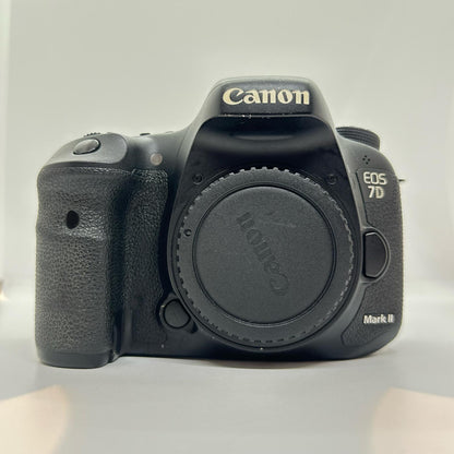【全額返金保証】【最速発送】 デジタル一眼 EOS 7D Mark II ボディ 動作確認済