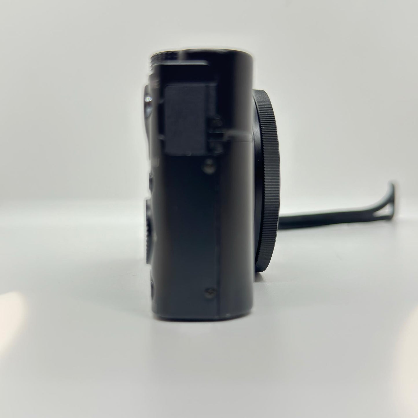 【全額返金保証】【最速発送】 コンパクトデジタルカメラ サイバーショット DSC-RX100 動作確認済