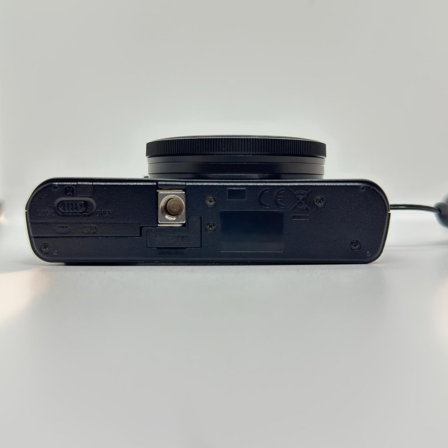 【全額返金保証】【最速発送】 コンパクトデジタルカメラ サイバーショット DSC-RX100 動作確認済