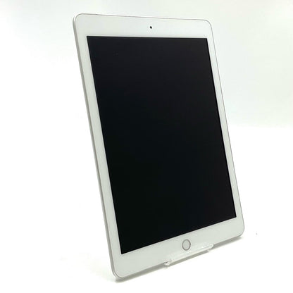 【全額返金保証】【最速発送】Apple iPad iPad 9.7インチ 第6世代 32GB シルバー WiFi+Cellular docomo 白ロム 動作確認済