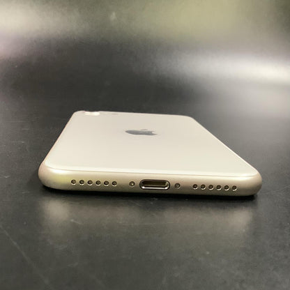 【全額返金保証】【最速発送】Apple iPhone SE（第3世代） 64GB ホワイト au SIMフリー 白ロム 美品 動作確認済 100%