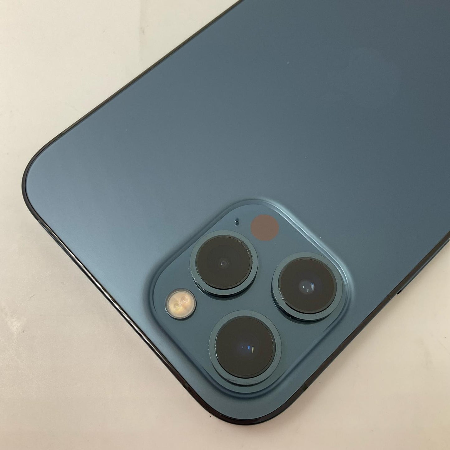 【全額返金保証】【最速発送】Apple iPhone 12 Pro Max 128GB パシフィックブルー au 白ロム 動作確認済 96%
