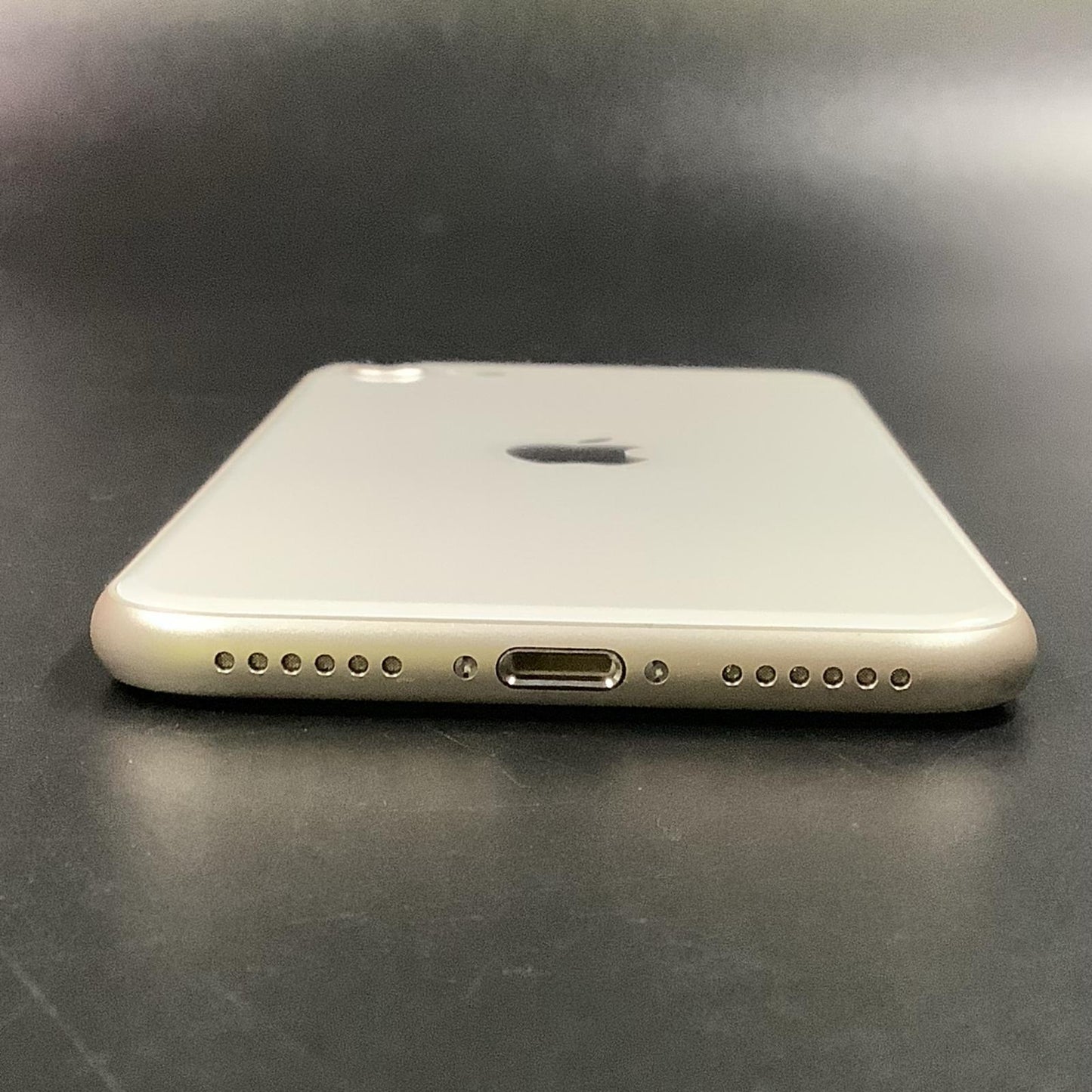 【全額返金保証】【最速発送】Apple iPhone iPhone SE（第3世代） 64GB スターライト au SIMフリー 白ロム 動作確認済 100%