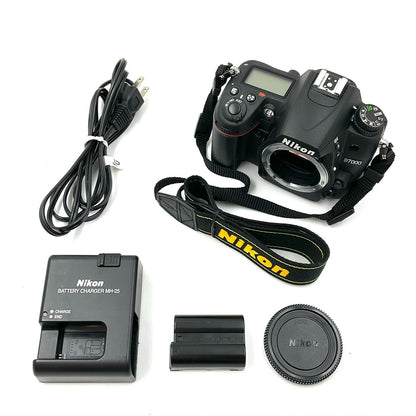 【全額返金保証】【最速発送】Nikon デジタル一眼 D7000 ボディ ブラック 超美品 動作確認済