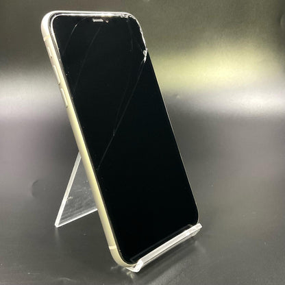 【最速発送】Apple iPhone iPhone 11 64GB ホワイト au 白ロム【難有】 75%