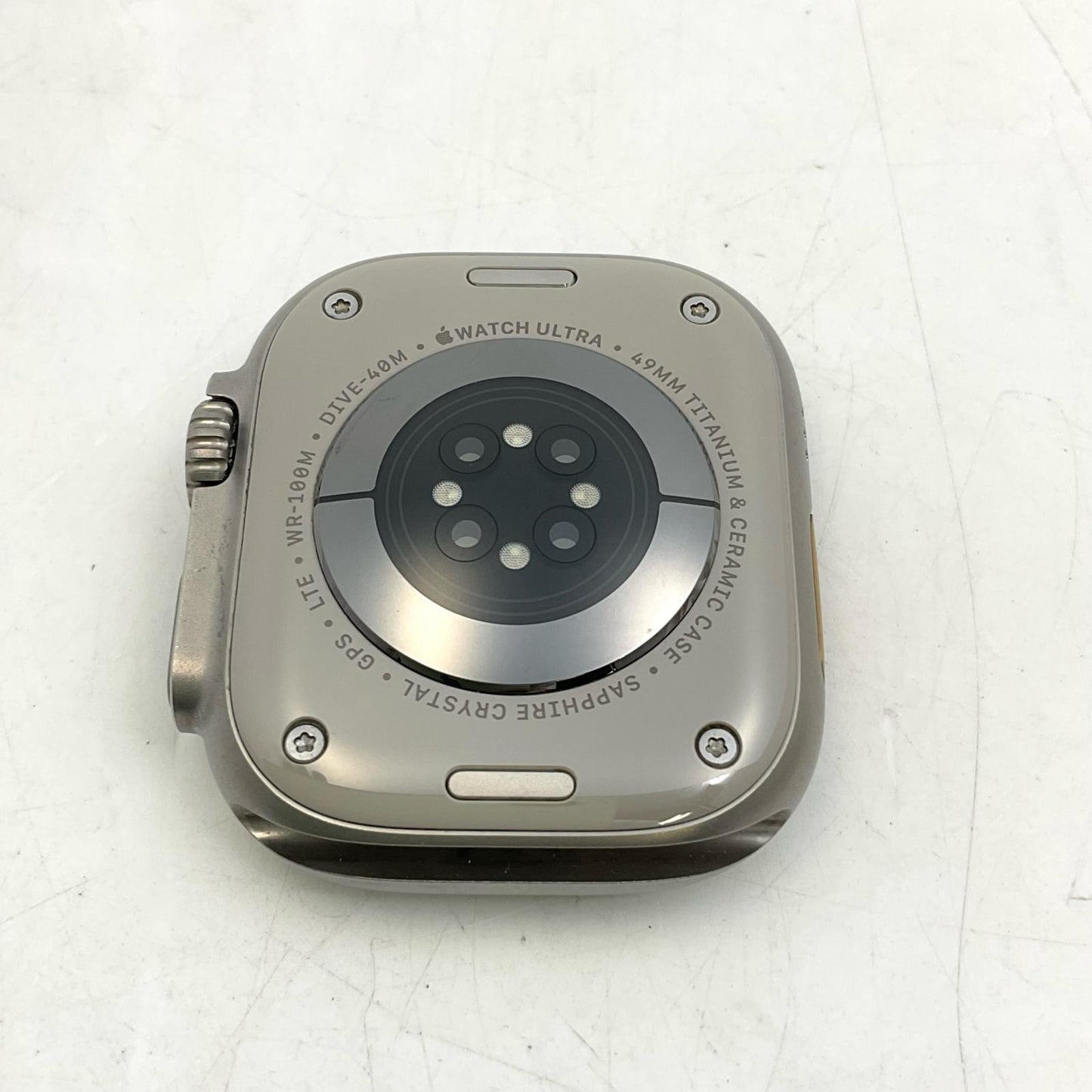 【全額返金保証】【最速発送】Apple Watch Ultra 第1世代 チタニウム 49mm GPS+Cellular 白ロム 85% 美品 動作確認済