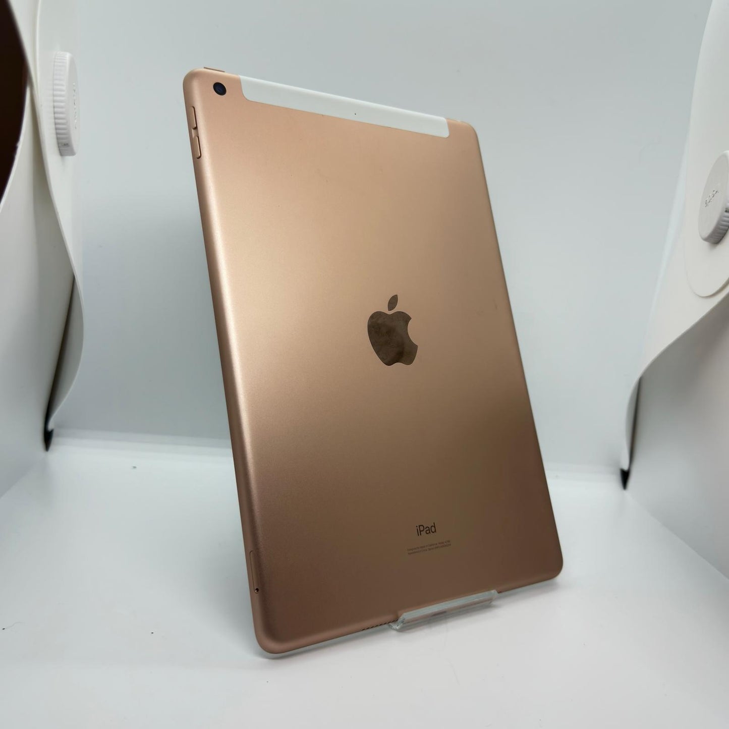 【全額返金保証】【最速発送】Apple iPad 10.2インチ 第7世代 32GB ゴールド WiFi+Cellular au SIMフリー 白ロム 動作確認済