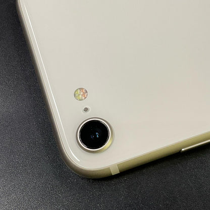 【全額返金保証】【最速発送】Apple iPhone iPhone SE（第3世代） 64GB スターライト docomo SIMフリー 白ロム 動作確認済 87%