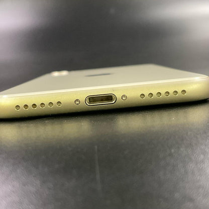 【全額返金保証】【最速発送】Apple iPhone iPhone SE（第3世代） 64GB スターライト docomo SIMフリー 白ロム 動作確認済 87%