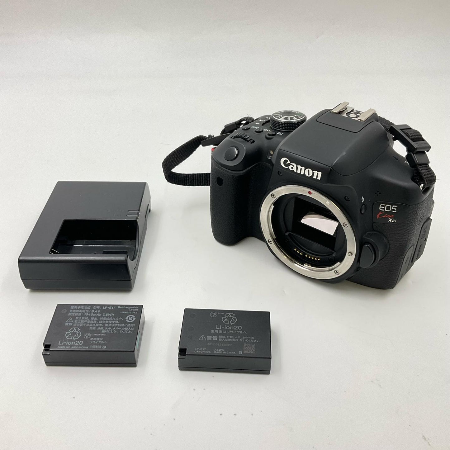 【全額返金保証】【最速発送】Canon デジタル一眼 EOS Kiss X8i ボディ ブラック 美品 動作確認済