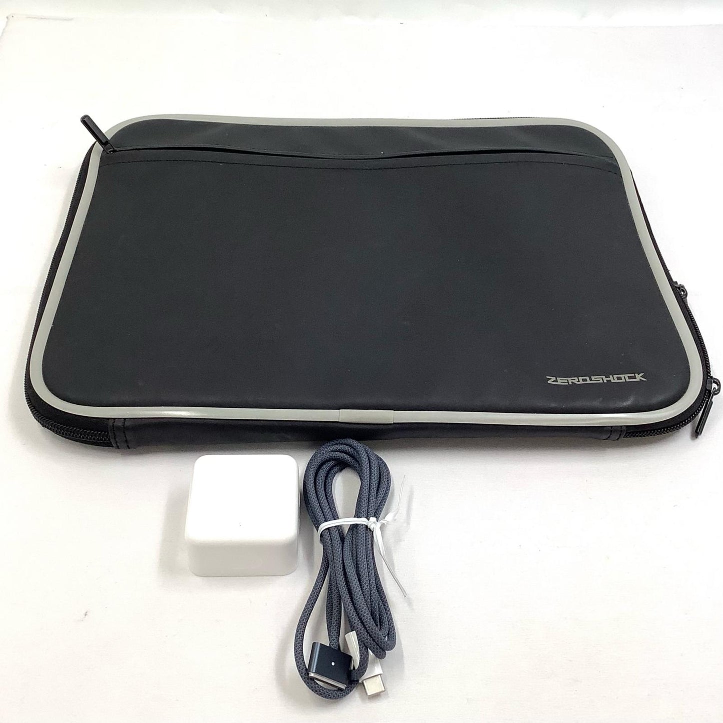 【全額返金保証】【最速発送】Apple MacBook Air 13インチ 2025 Apple M4 24GB 512GB ミッドナイト 100% 美品 動作確認済