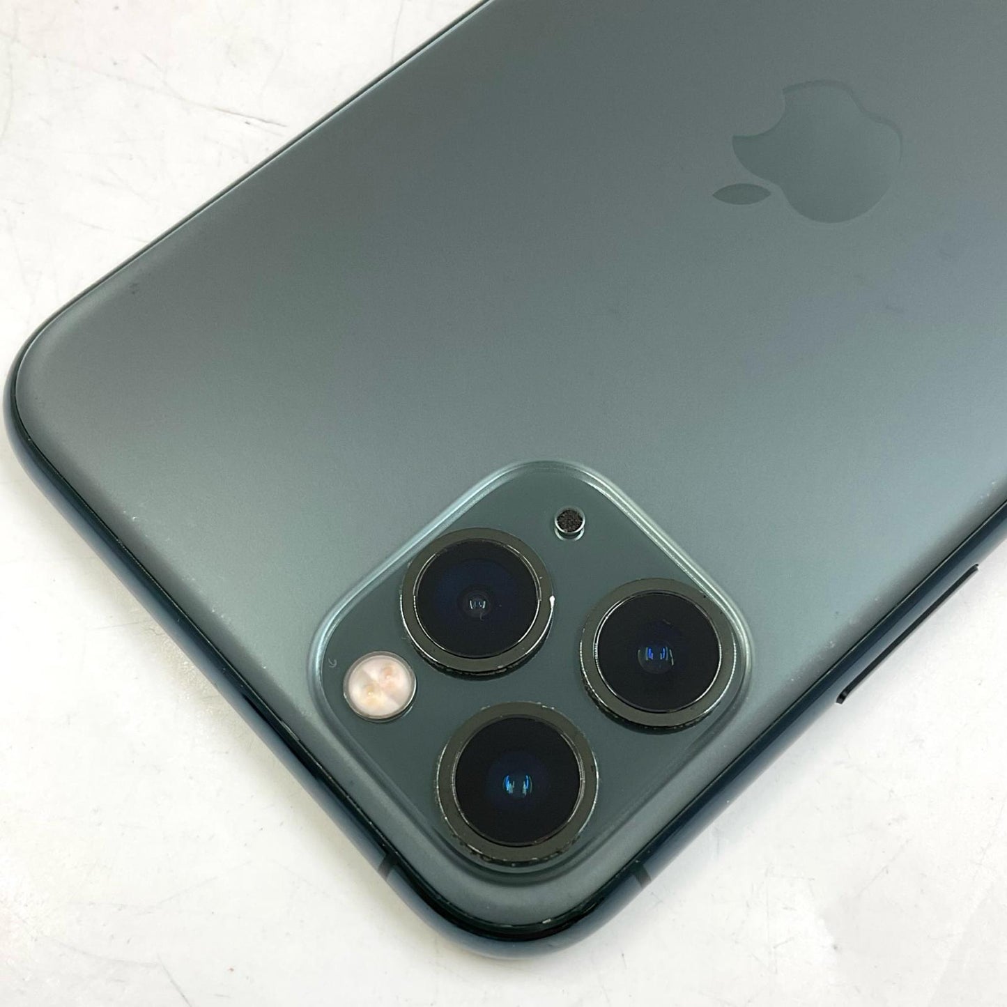 【全額返金保証】【最速発送】Apple iPhone iPhone Pro 11 64GB ミッドナイトグリーン au 白ロム 動作確認済 70%