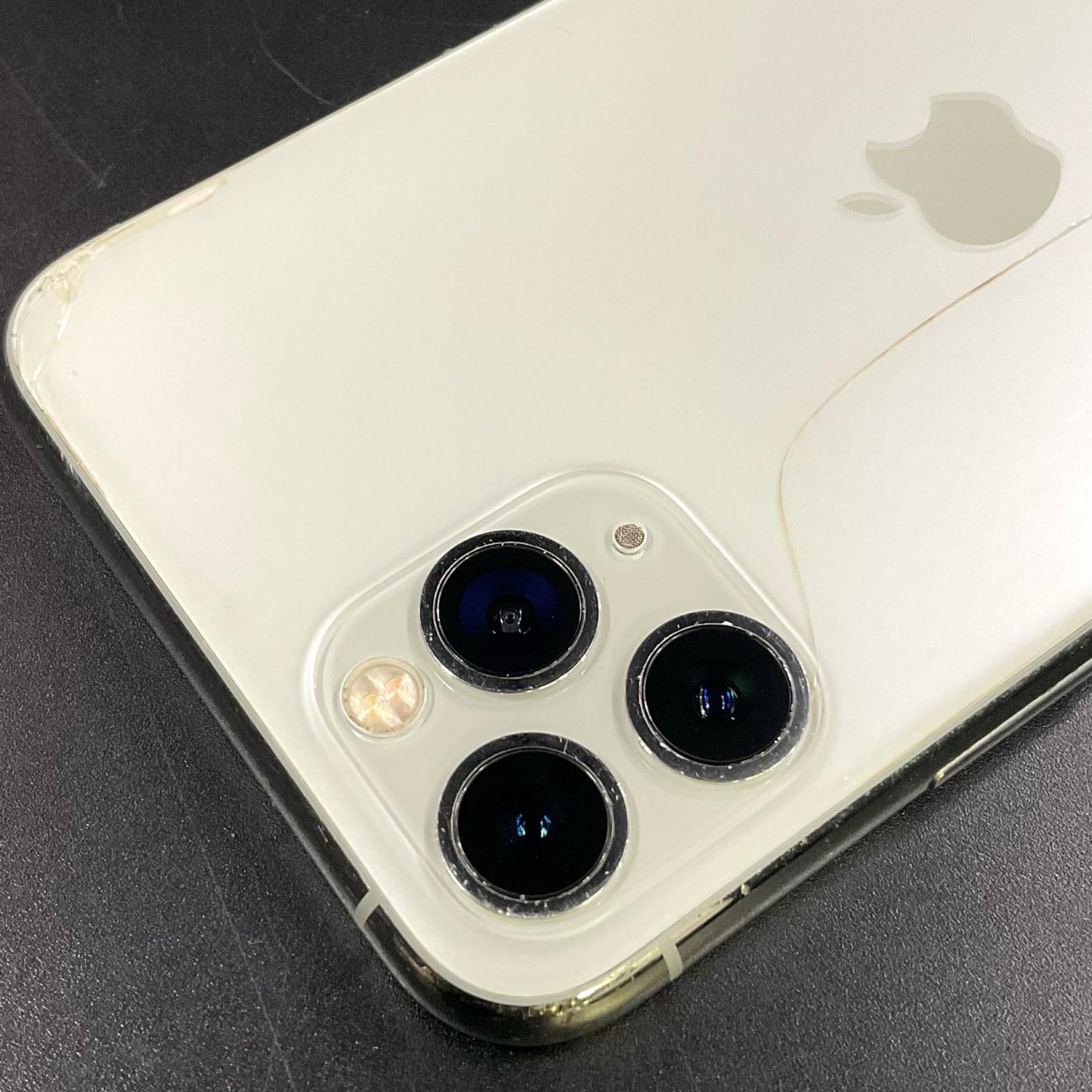 【最速発送】Apple iPhone iPhone Pro 11 64GB シルバー Softbank 白ロム【難有】 62%