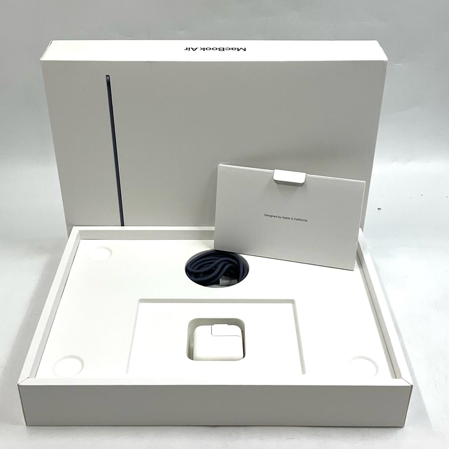 【全額返金保証】【最速発送】Apple MacBook Air 13インチ 2022 Apple M2 8GB 512GB ミッドナイト 100% 美品 動作確認済