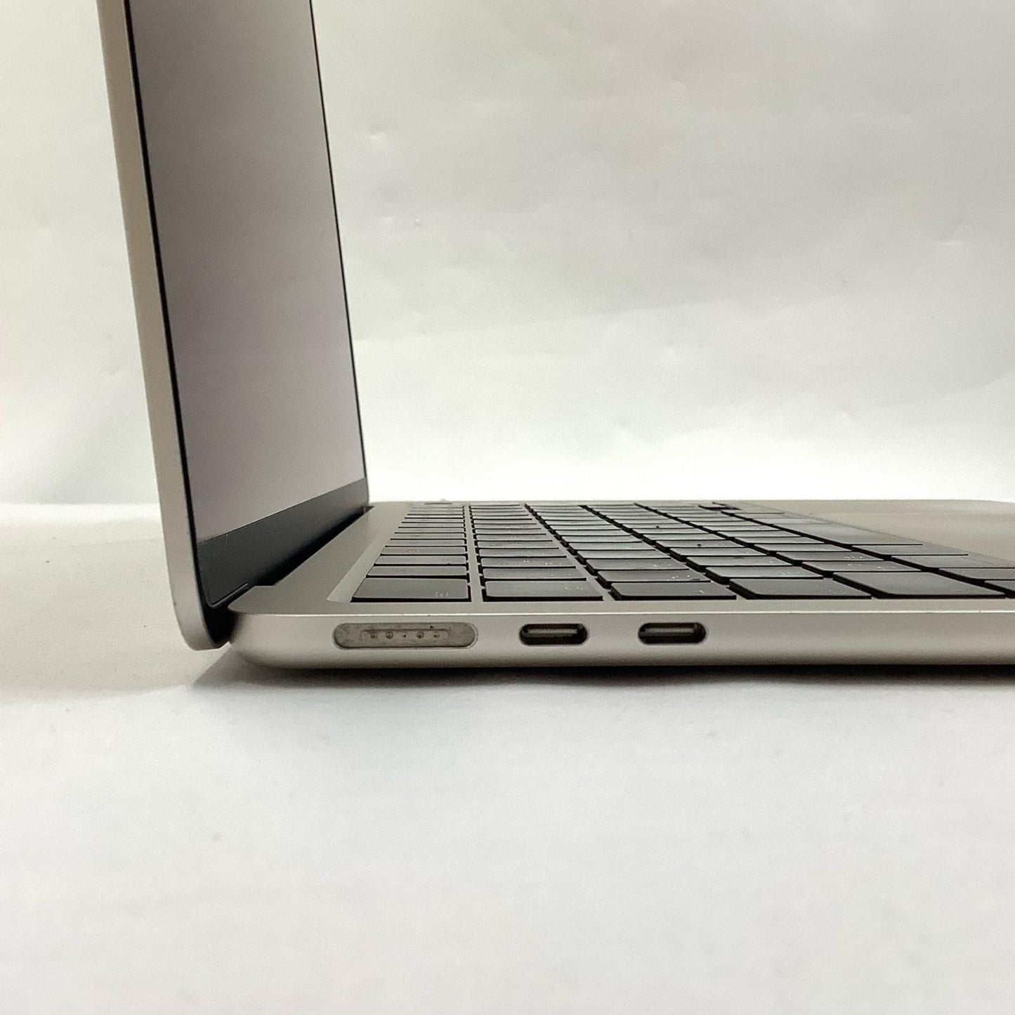 【最速発送】Apple MacBook Air 13インチ 2022 Apple M2 16GB 256GB シルバー【難有】