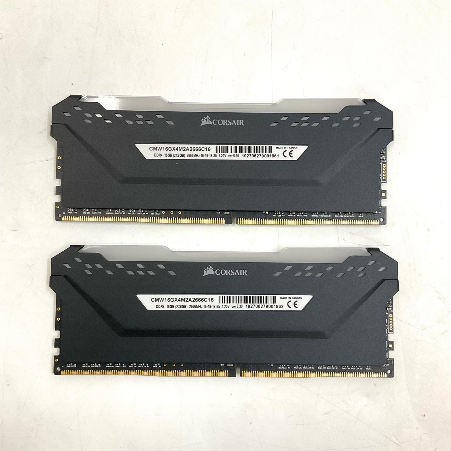 【全額返金保証】【最速発送】Corsair メモリ [DDR4 PC4-21300 8GB 2枚組] CMW16GX4M2A2666C16 美品 動作確認済
