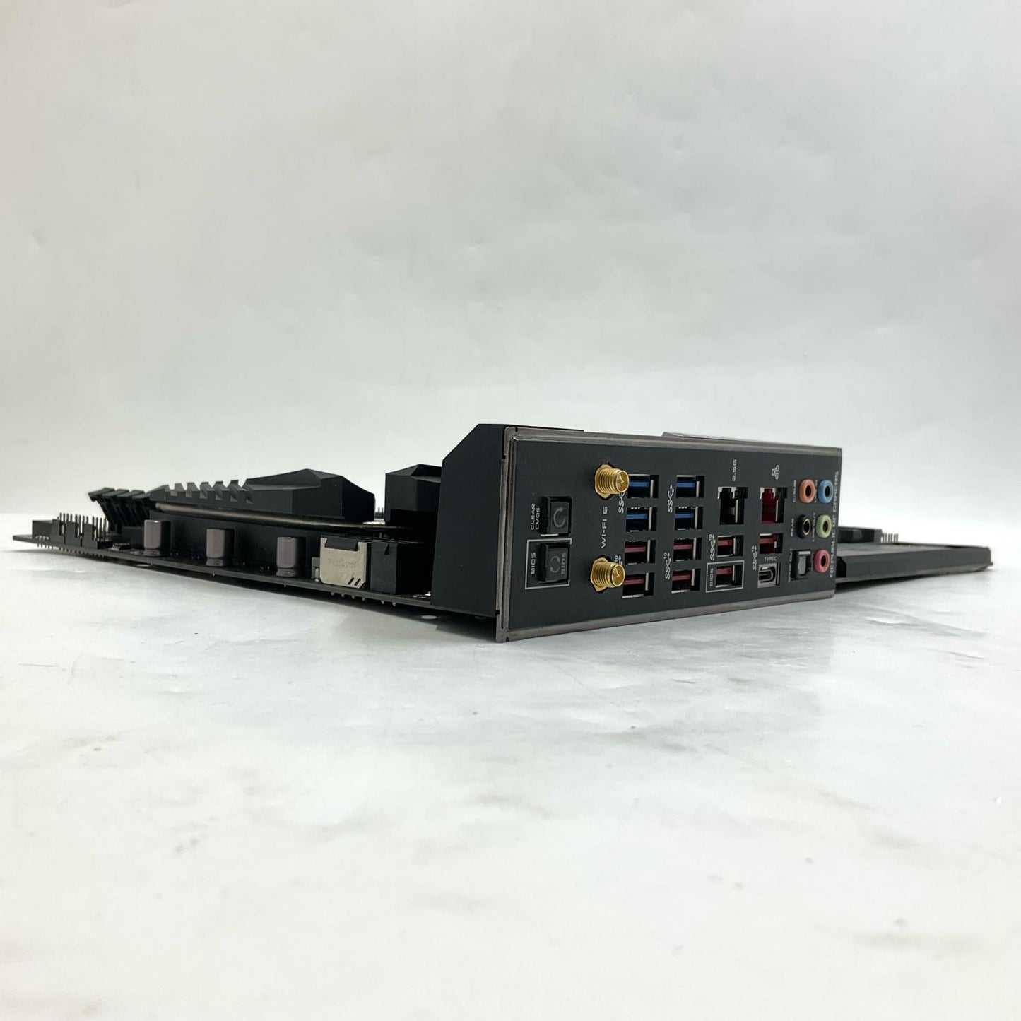 【全額返金保証】【最速発送】ASUS マザーボード AMD AM4 ATXマザーボード ROG CROSSHAIR VIII HERO (WI-FI) 美品 動作確認済