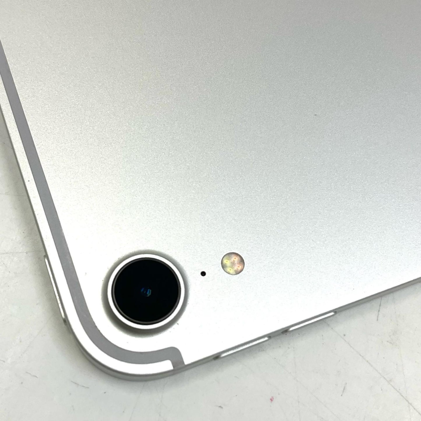 【全額返金保証】【最速発送】Apple iPad Pro 11インチ 第1世代 256GB シルバー WiFi+Cellular au 白ロム 動作確認済